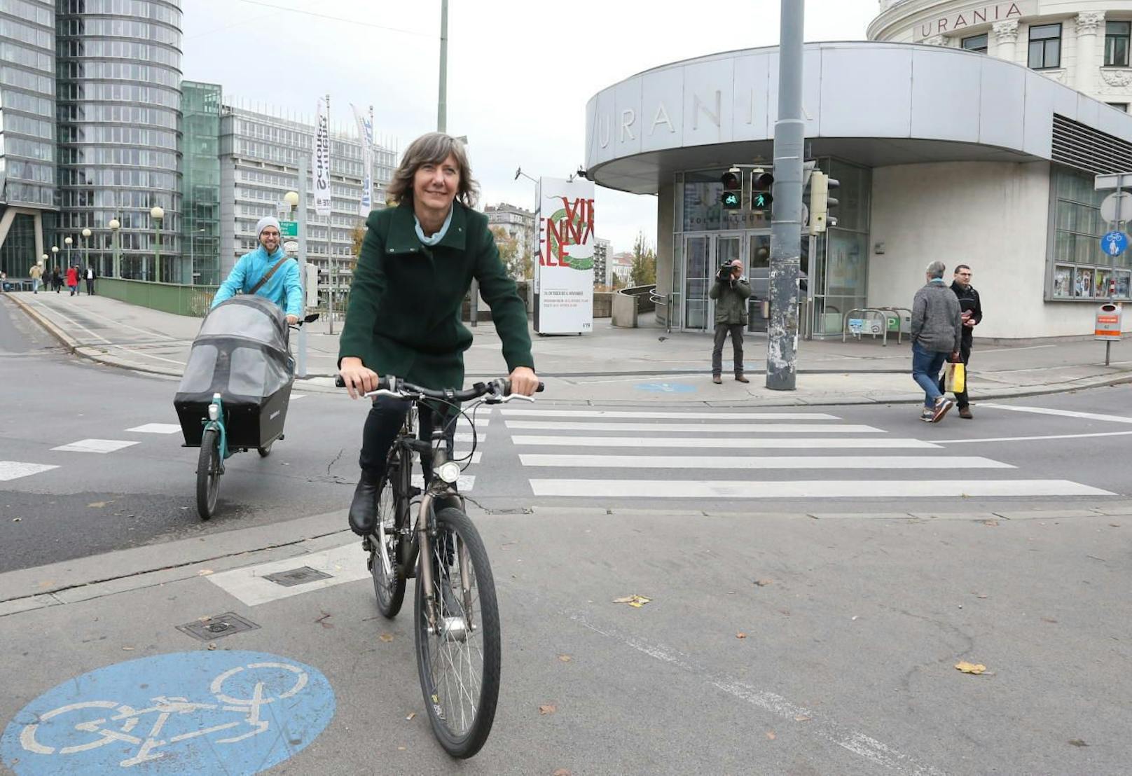 Wiens Verkehrsstadträtin Birgit Hebein (Grüne) will Straßen für Autos sperren, damit in Corona-Zeiten Fußgänger und Radler mehr Platz haben.