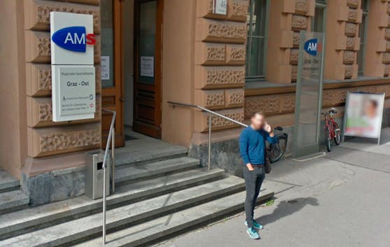 Blick auf den Eingang der AMS Geschäftsstelle Graz Ost.