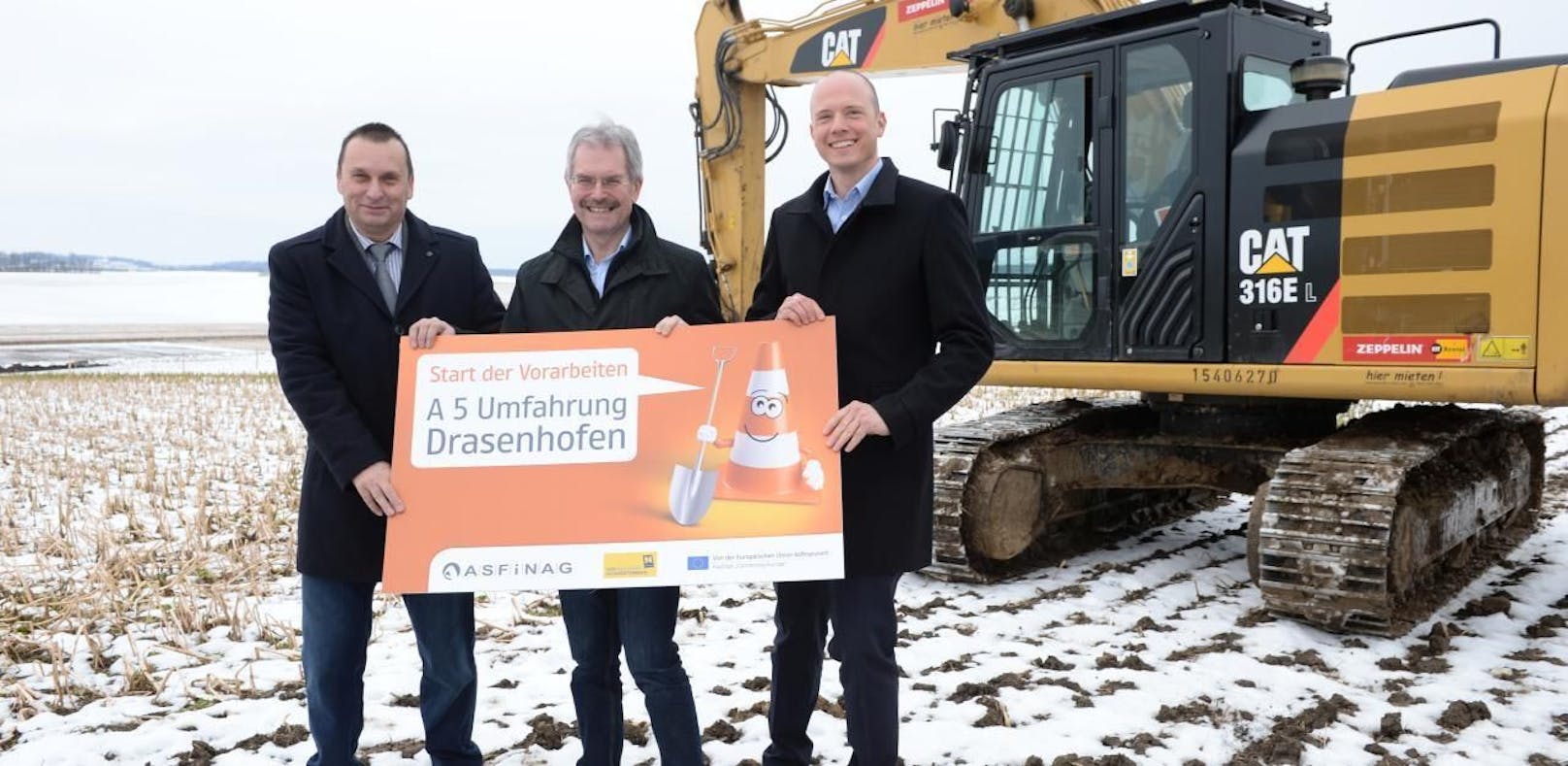 Start der Arbeiten: Reinhard Künzl (Bürgermeister Drasenhofen), Landesrat Karl Wilfing und Andreas Fromm (ASFINAG Geschäftsführer Bau Management GmbH).