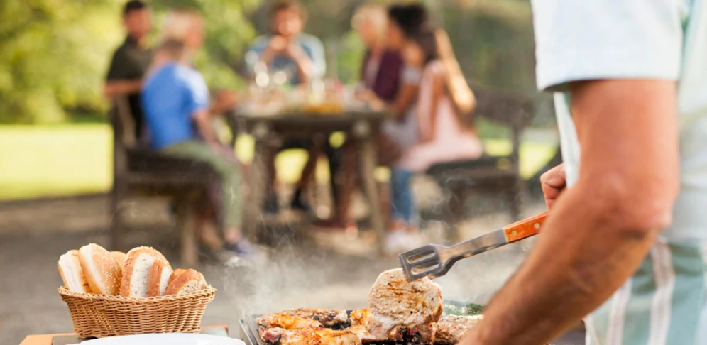 Der Mann fühlte sich von einer Grillparty gestört