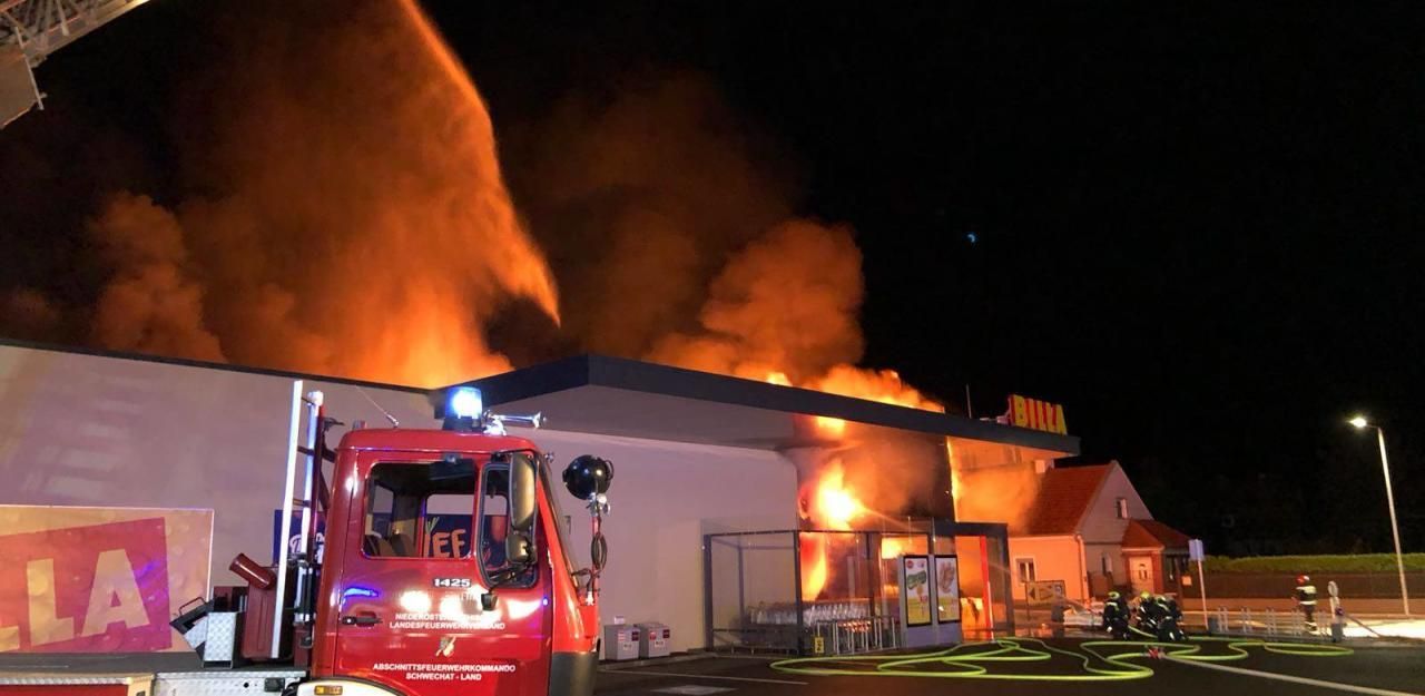 Heute.at - 132 Florianis löschten Supermarkt-Brand