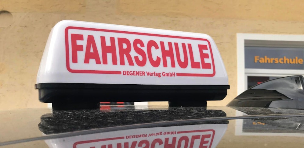 (Symbolfoto): Überholmanöver missglückt - Auf der Rheintalautobahn (Vorarlberg) kollidierte ein 49-jähriger LKW-Fahrer mit einer 18-jährigen Fahrschülerin. 