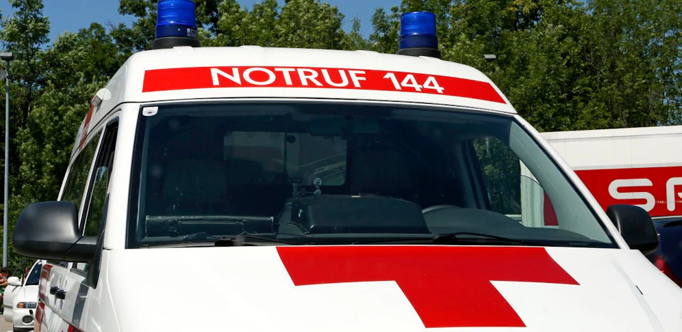 Die Frau wurde mit der Rettung ins Spital gebracht. (Symbolfoto)