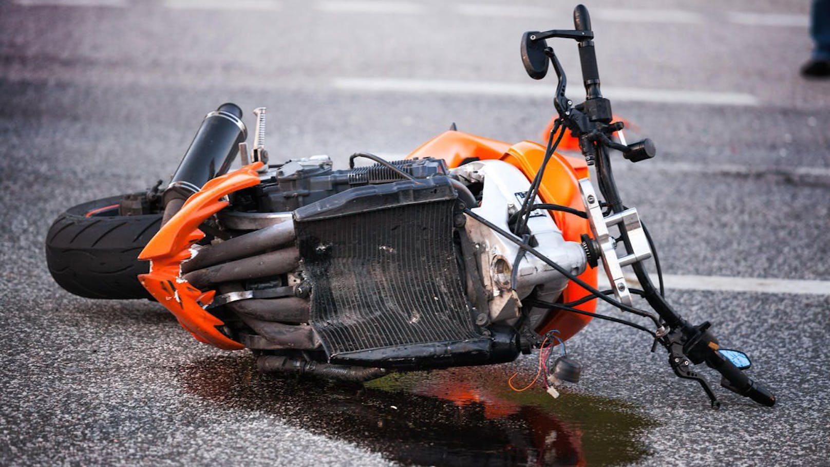 Der Biker erlitt bei dem Unfall tödliche Verletzungen.
