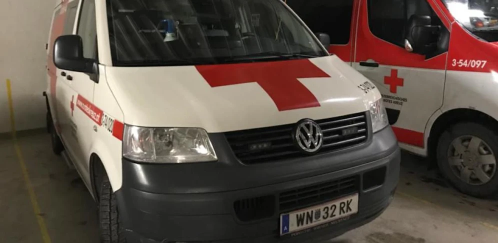 Rotkreuzwagen aus Wr. Neustadt wird derzeit in Gänserndorf benötigt.