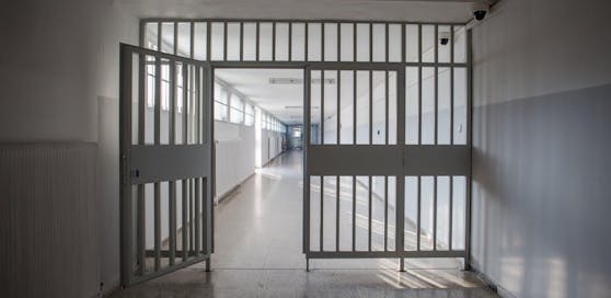 Ein Rauchverbot in den Zellen sieht die Justizwache-Gewerkschaft als Risikofaktor.