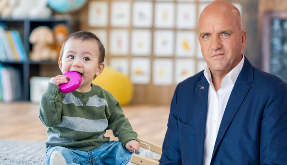 AK Niederösterreich-Präsident Markus Wieser fordert den Ausbau der Kleinkinderbetreuung bei leistbaren Kosten.