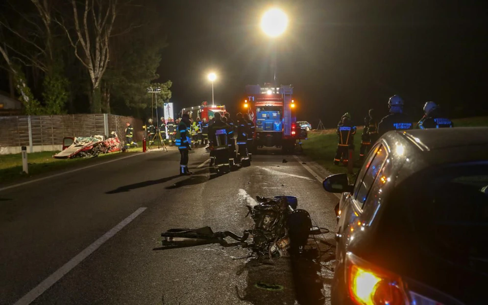 Fünf Autos waren bei dem Massencrash beteiligt.