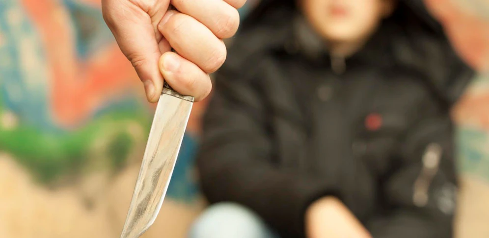 14-Jähriger drohte mit Messer. 