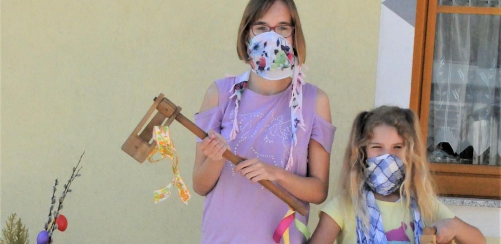 Lilly und Katharina Mayr aus Dörfles.