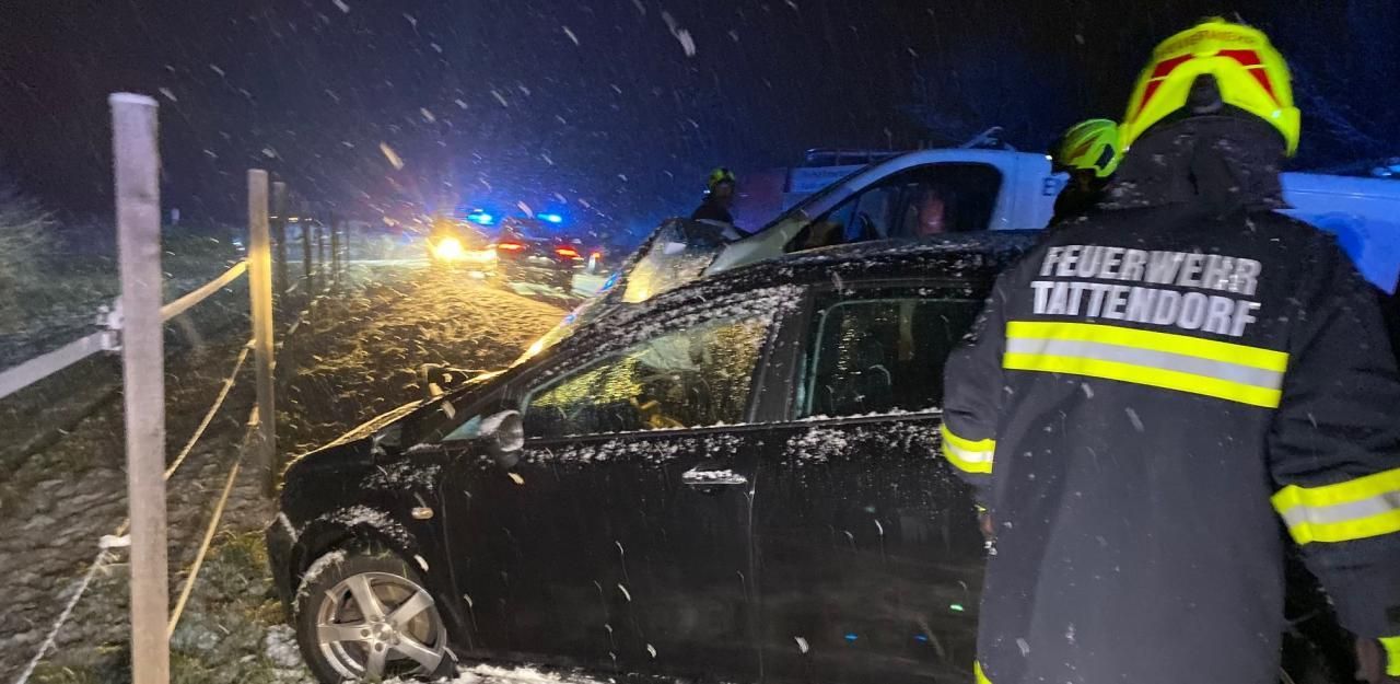 Heute.at - Schneefahrbahnen sorgen für Unfälle auf nö. Straßen