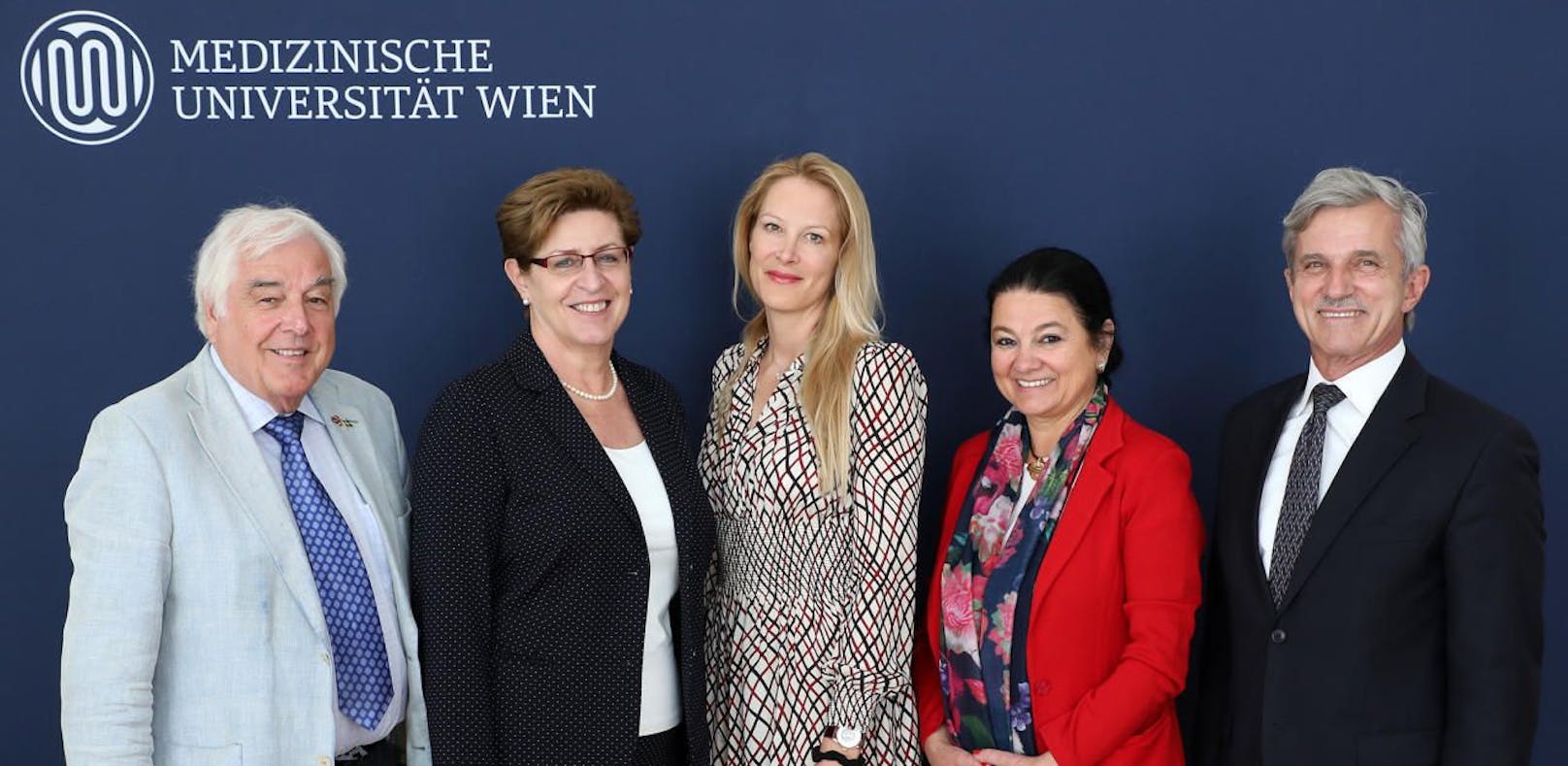 Der neue Universitätsrat der MedUni Wien hat Eva Dichand (M.) zur Vorsitzenden gewählt.