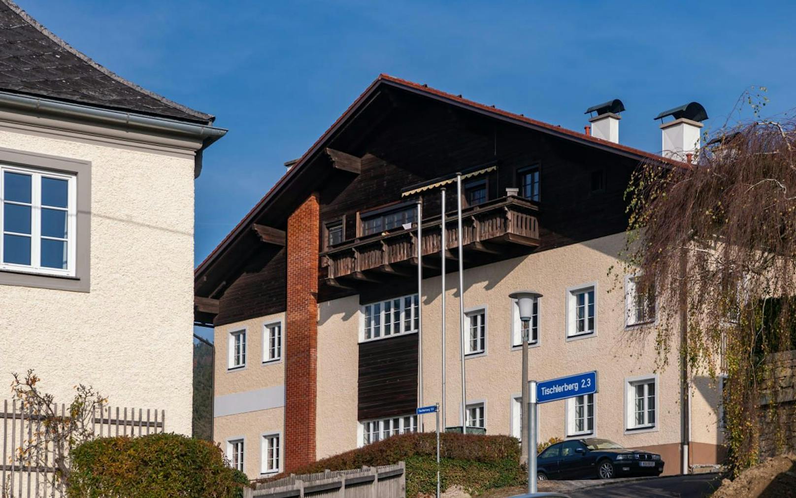 Balkonsturz: Ort trauert um Rot-Kreuz-Helferin