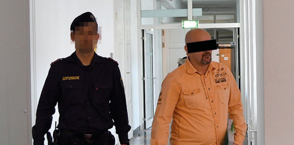 Der Beschuldigte soll unter anderem minderjährige Mädchen mit Drogen für Sex bezahlt haben. 