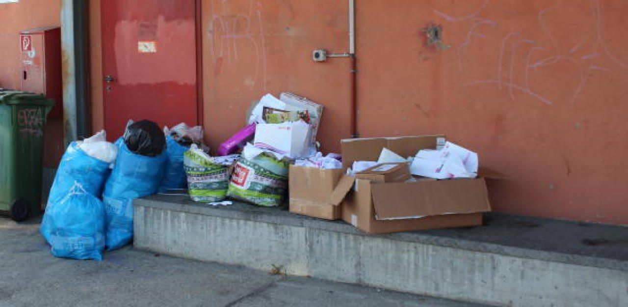 Heute.at - Heikle Kundendaten offen auf Gehsteig entsorgt