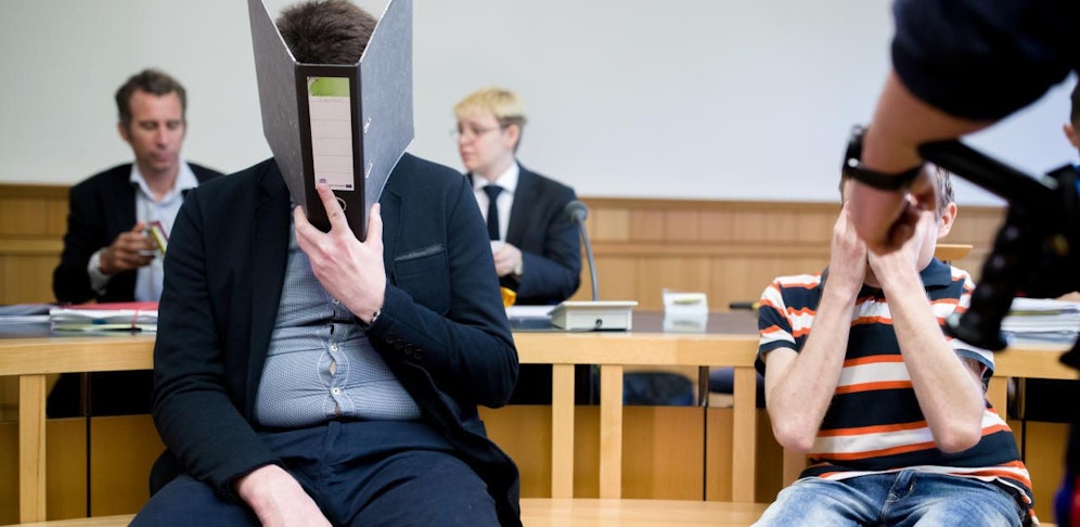 Der Vater akzeptierte das Urteil. Die Mutter und der Bekannte des Vaters bekämpfen es mit Berufung.