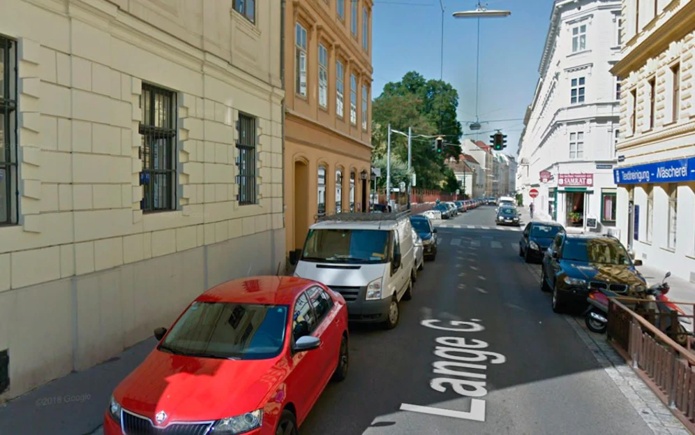 Blick in die Lange Gasse im 8. Wiener Gemeindebezirk