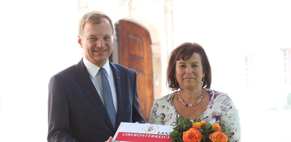Birgit Gerstorfer nimmt LH Thomas Stelzer in die Pflicht. Es geht um höhere Löhne im Pflege- und Sozialbereich.
