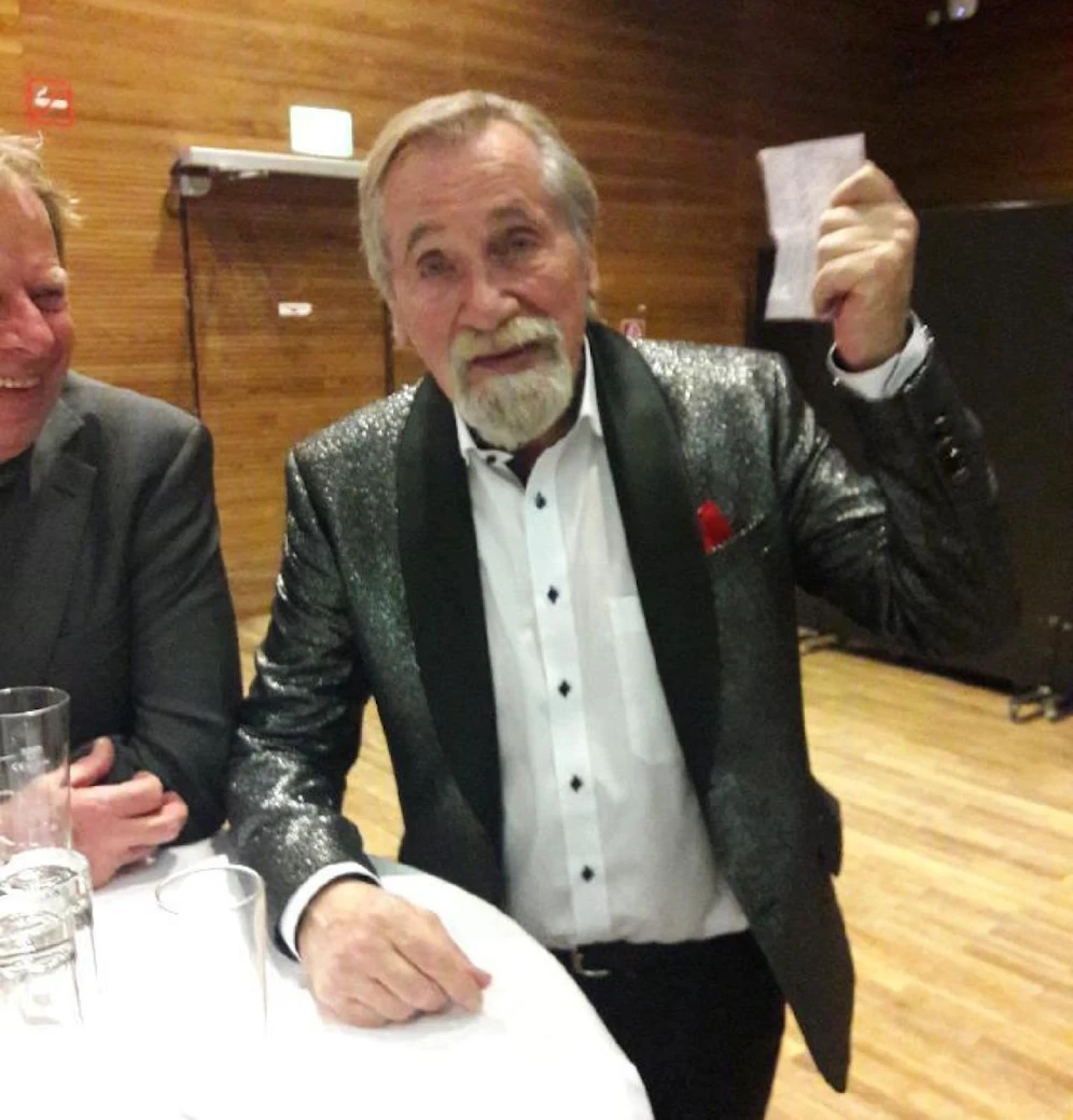Zeigt den Geburtstags-Strafzettel: Peter Rapp.