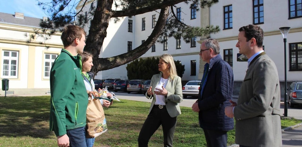 Ministerin Tanner, mit Pernkopf und Nemecek