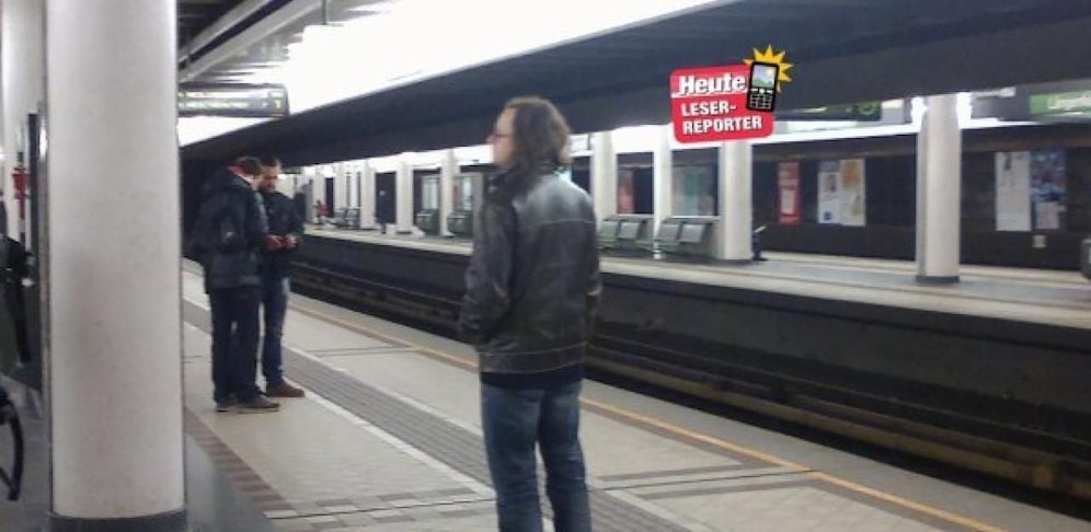 Nicht nett: Der "Bierkavelier" schreit Frauen in der U4 an. 