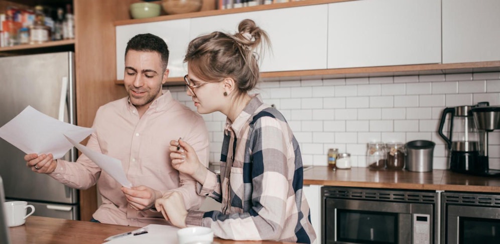 Mieter im Altbau werden häufig von so genannten "Prozessfinanzieren" angesprochen. Die Mieterhilfe spricht eine Warnung aus. (Symbolbild)