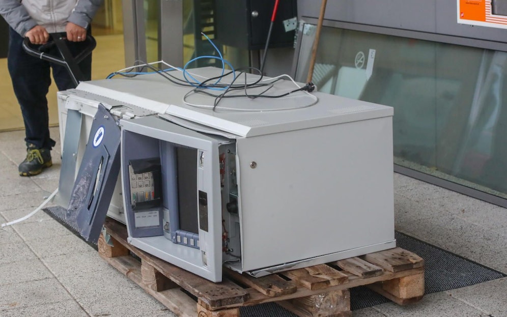 Die Bankomat-Bande scheiterte in der Sparkassen-Filiale schon zum zweiten Mal.