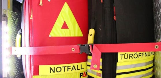 Die FF Maria Enzersdorf rückte mit 12 Personen an und öffnete die Wohnungstüre.