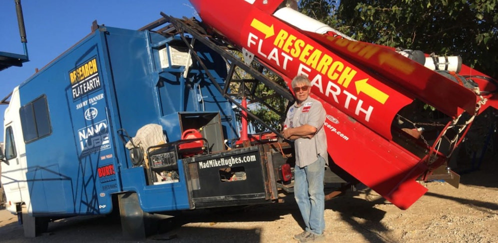 Mike Hughes und seine Rakete