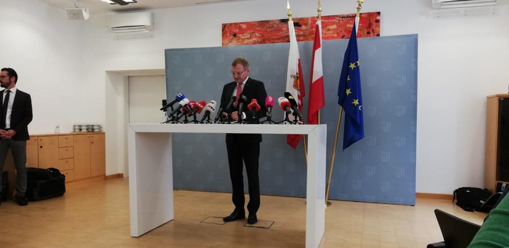 LH Thomas Stelzer am Montag in Linz. Die ÖVP will vorerst mit der FPÖ weitermachen.