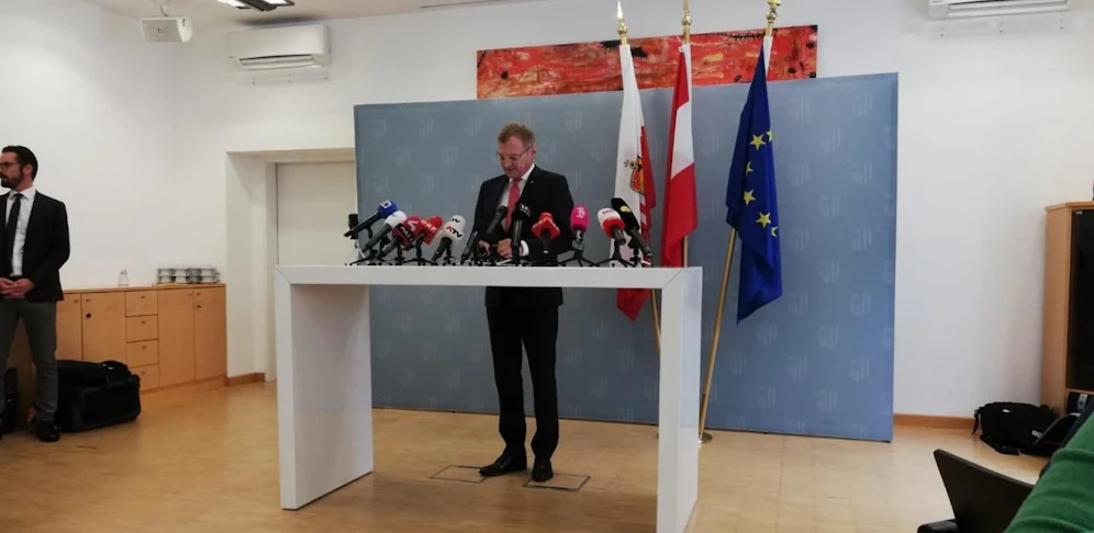 LH Thomas Stelzer am Montag in Linz. Die ÖVP will vorerst mit der FPÖ weitermachen.