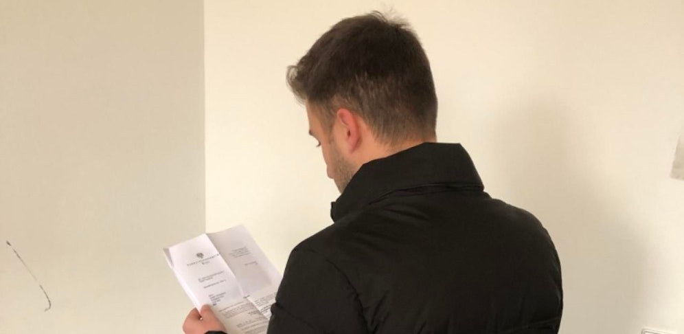 Ein 25-Jähriger Wiener alarmierte wegen des lauten Fernsehers die Polizei und muss nun aussagen.