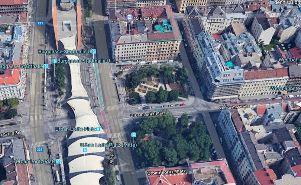 Der Urban-Loritz-Platz liegt direkt neben dem Gürtel in Wien-Neubau.