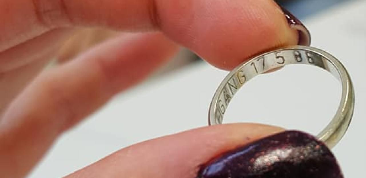Heute.at - Große Suche nach Besitzerin dieses Eherings