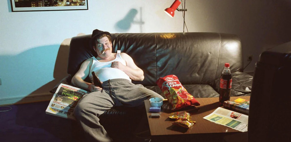 Lieber faul auf der Couch als raus zum Sport.