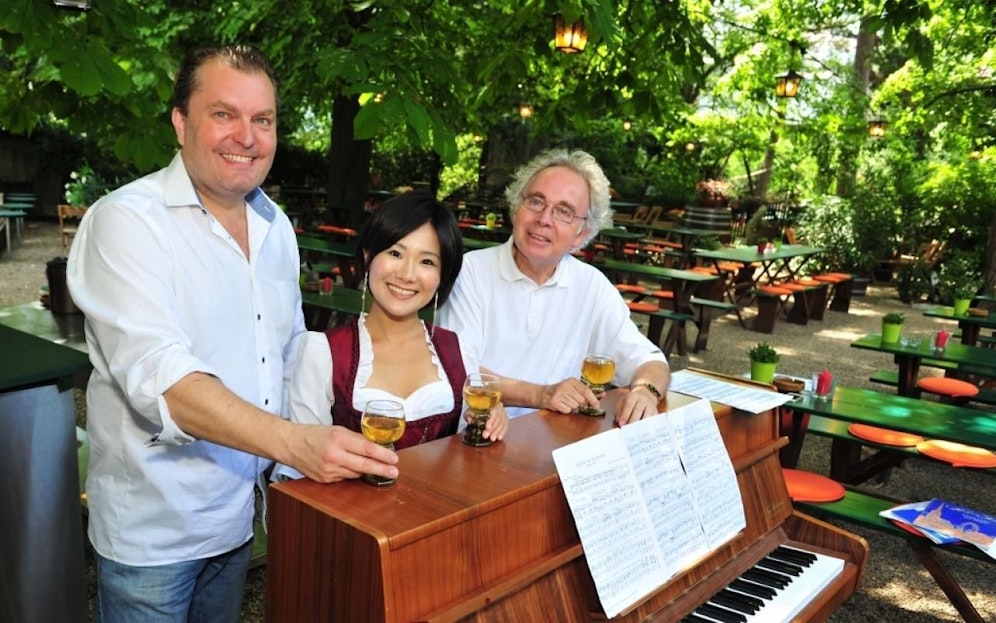 Am Klavier assistierte Wienerlied-Legende Fritz Brucker (r.)