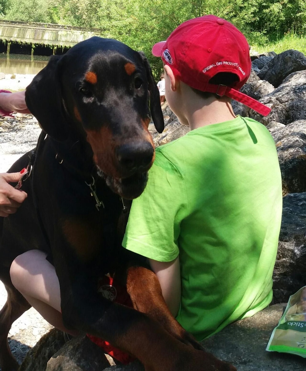 Marcel mit seinem Beschützer Arthus