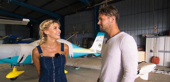 Florian durfte mit Gerda Fallschirmspringen. Gefunkt hat es trotzdem nicht zwischen ihnen.