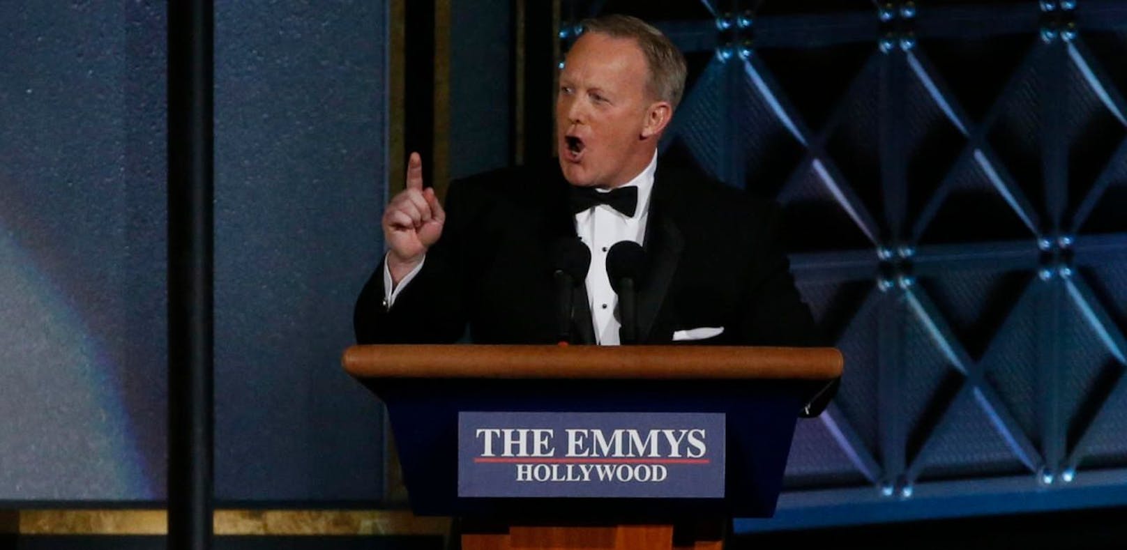 Emmys: Sean Spicer verarscht Ex-Chef Trump