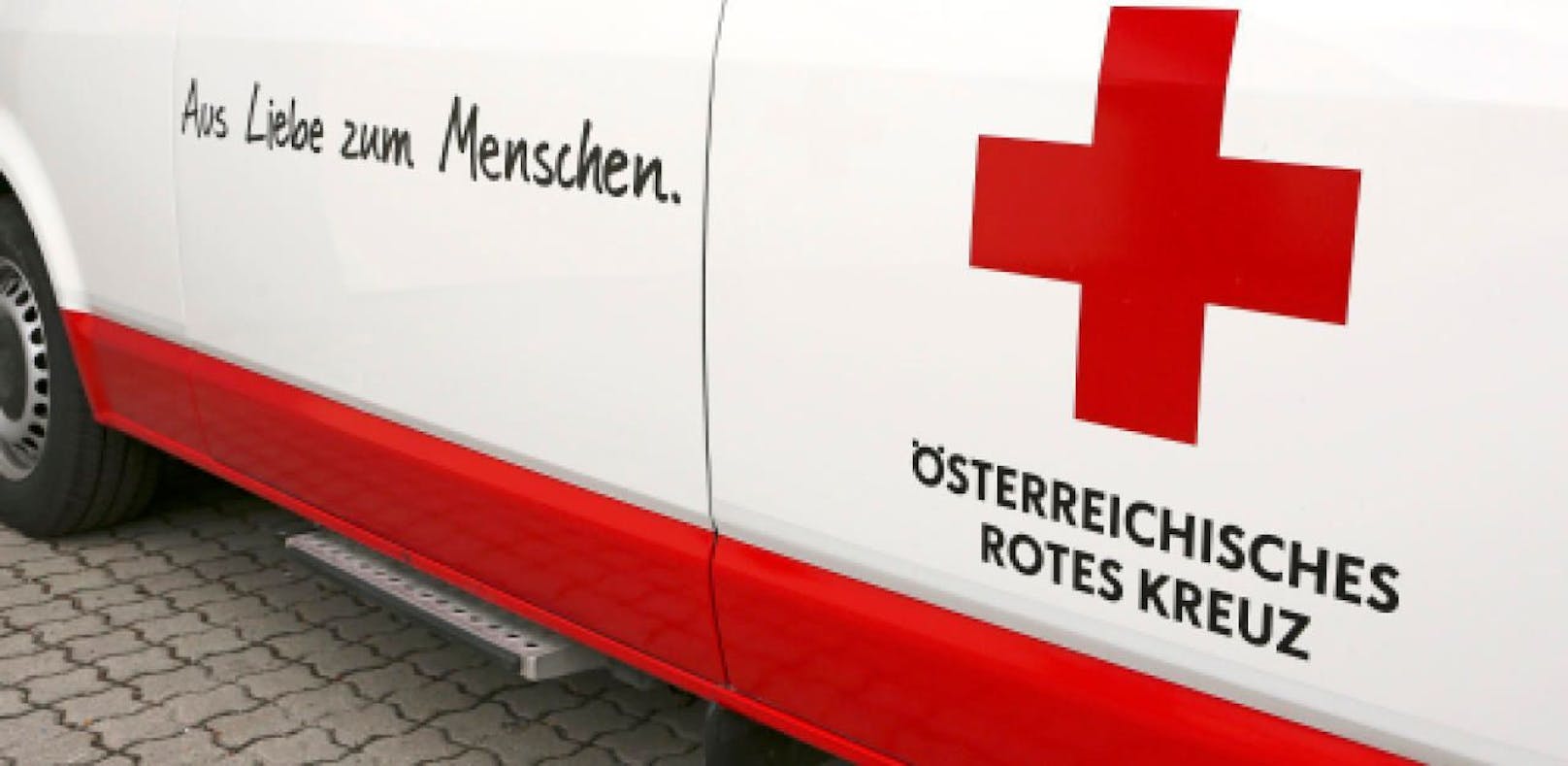 Rettungswagen des Roten Kreuzes wurde gestohlen.