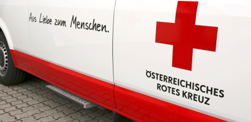 Rettungswagen des Roten Kreuzes wurde gestohlen.