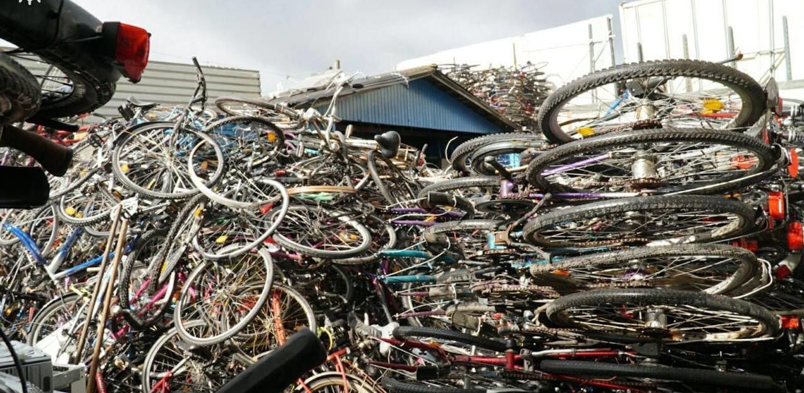 1.500 Fahrräder bei Razzia in Hamburg sichergestellt