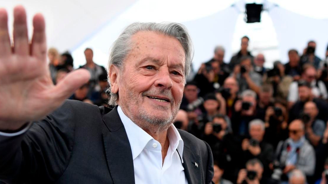 Film Star Alain Delon Nach Hirnblutung Im Spital Szene Heute At