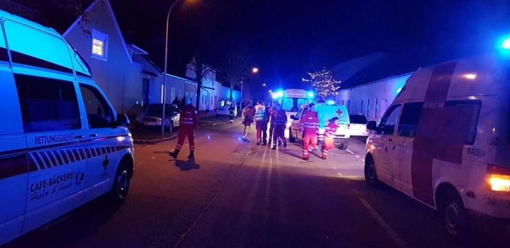 Die Feuerwehr, Rettung und Polizei waren bei dem Einsatz vor Ort.