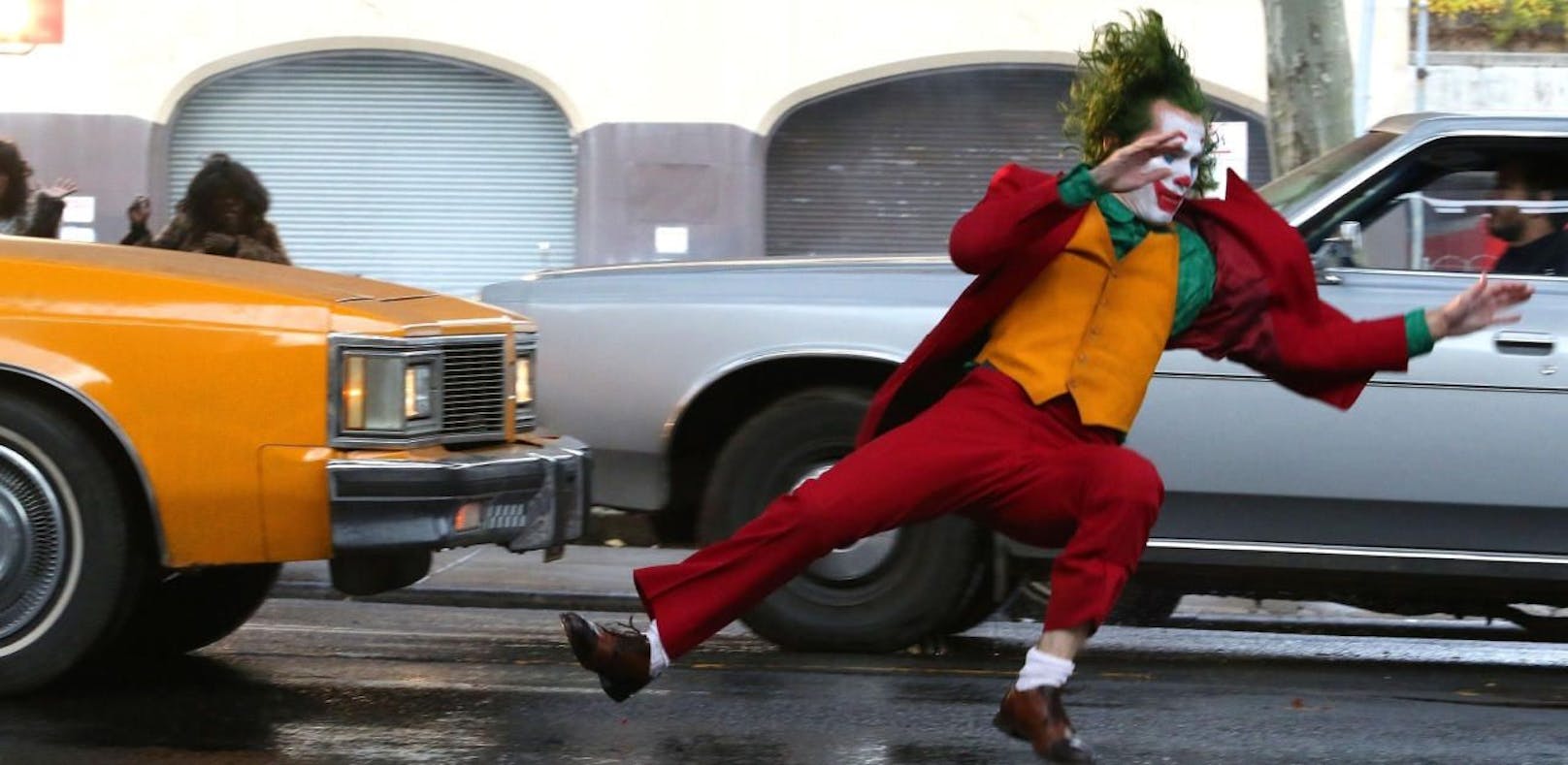 Taxi rammt beim Dreh "Joker" Joaquin Phoenix