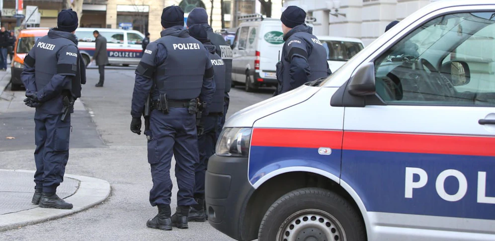 Die Polizei rückte aus und nahm den Mann fest.