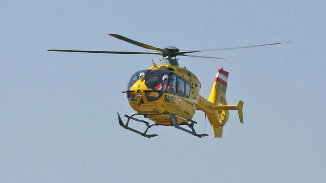 Heute.at - 17-Jähriger kracht gegen Schranke und stirbt im Spital