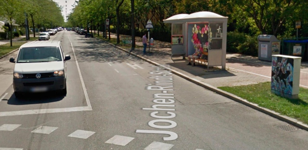 Die Busstation Jochen-Rindt-Straße in Wien-Liesing.