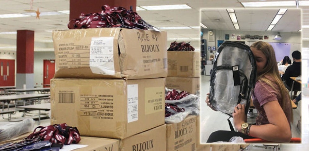 Schüler dürfen nur noch mit diesen Rucksäcken in die Marjory Stoneman Douglas High School in Parkland, Florida, kommen.