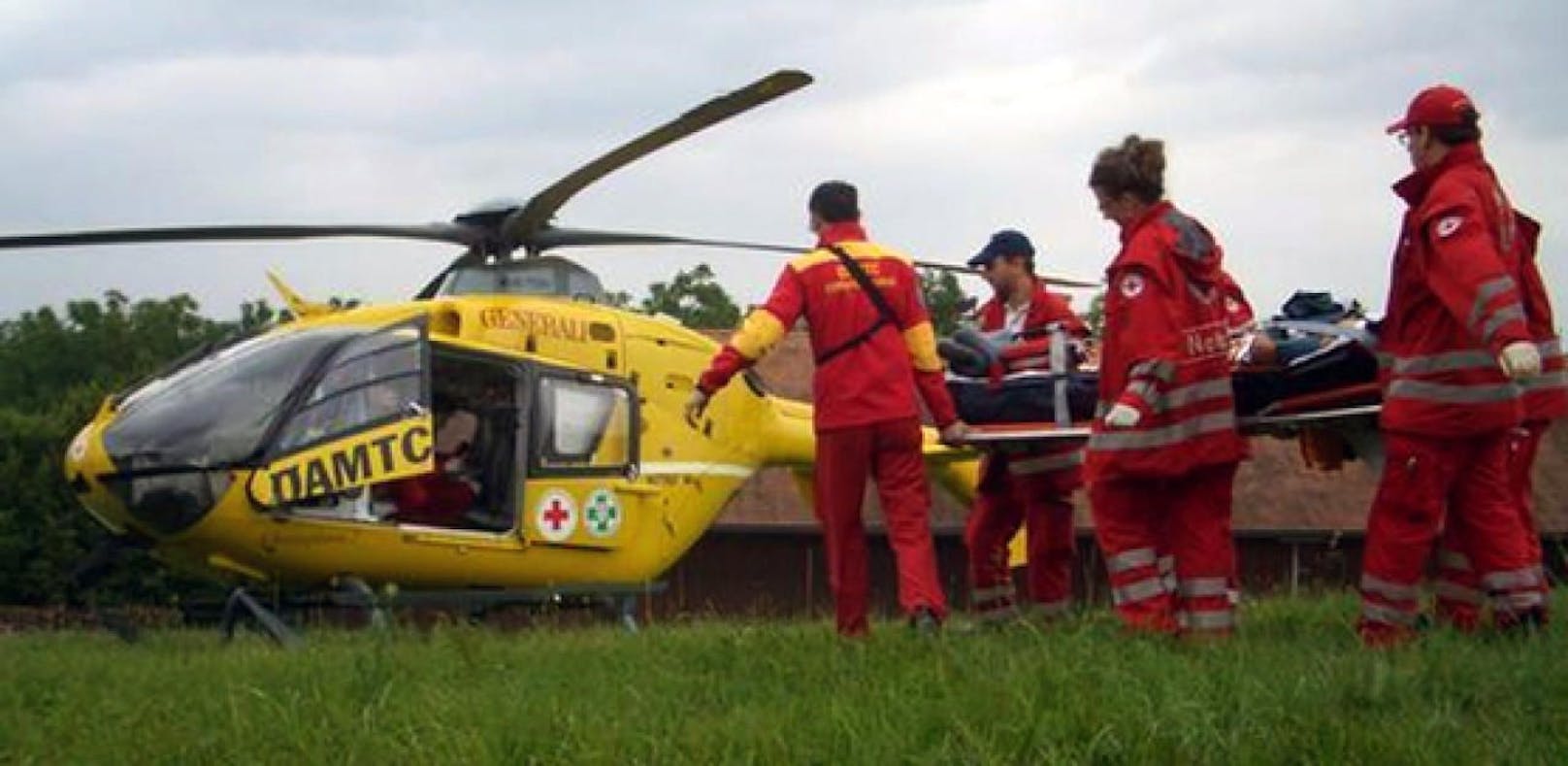 Der Schwerverletzte wurde mit dem &quot;Christophorus 2&quot; ins Landesklinikum Amstetten geflogen.